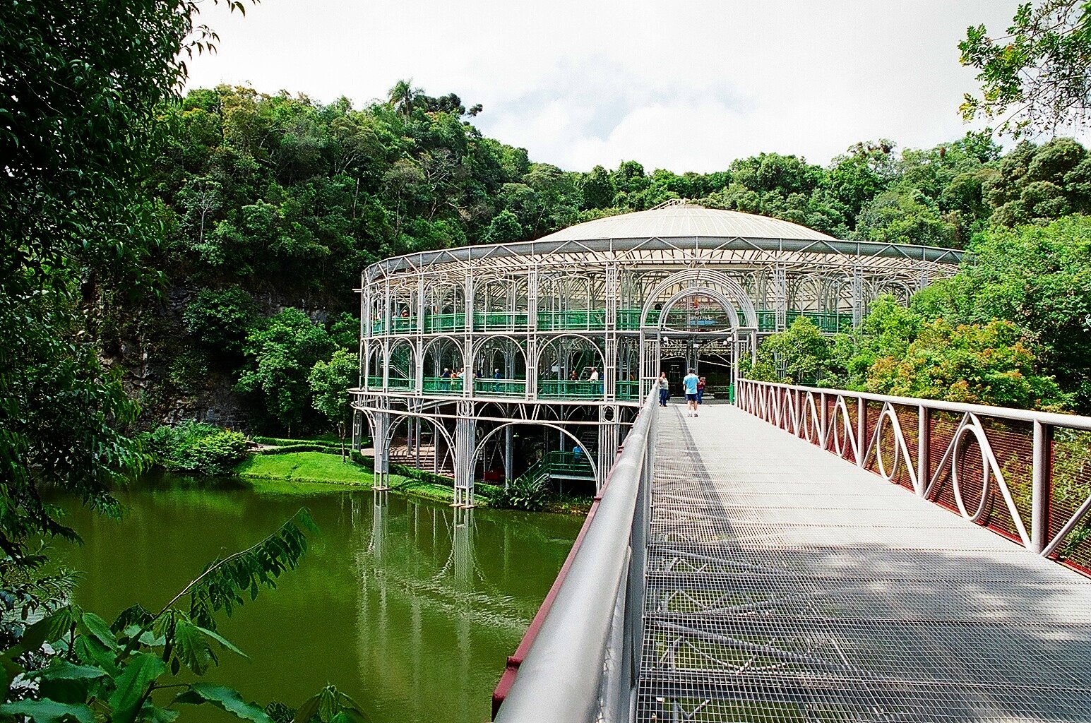 Curitiba, Paraná: A Capital Ecológica do Brasil - Roteiro para Dias de Cultura, Natureza e Inovação