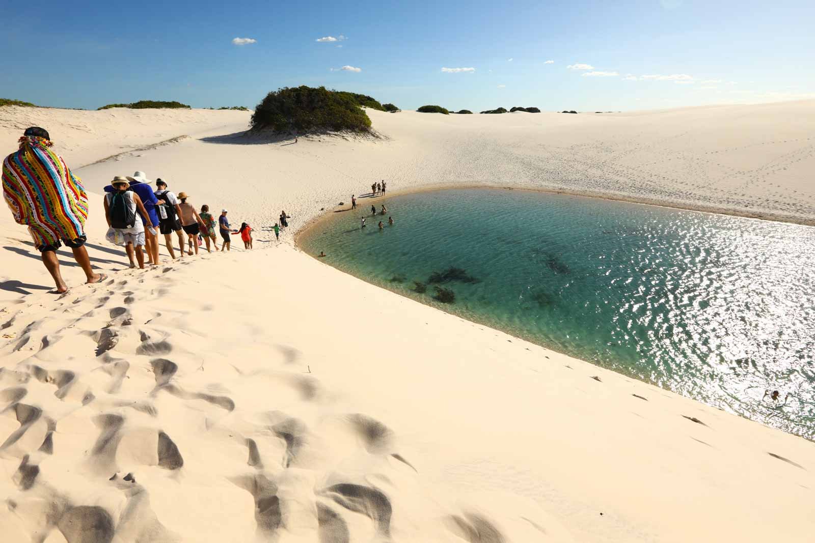 Lençóis Maranhenses: Um Deserto de Dunas e Lagoas Cristalinas - Roteiro para uma Experiência Inesquecível