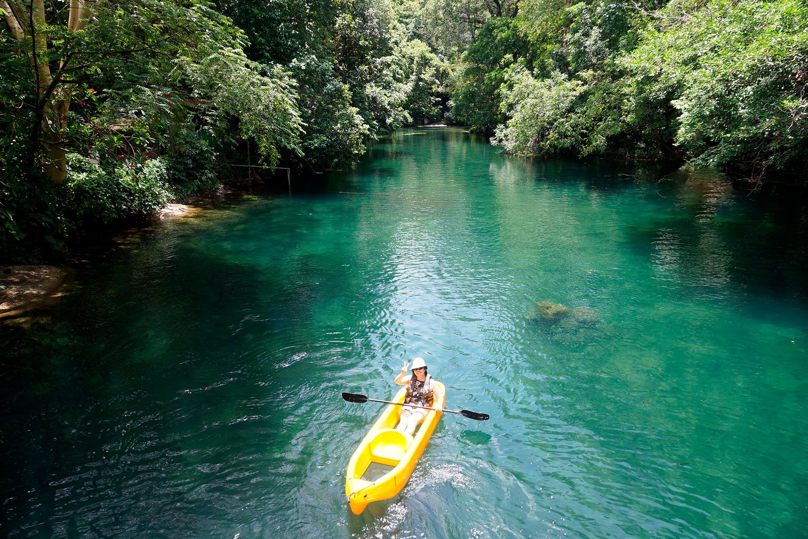 Rio Quente, Goiás: O Refúgio das Águas Quentes Naturais - Roteiro para Relaxamento, Diversão Aquática e Bem-Estar em Família